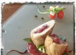 Sous Vide Χοιρινό φιλέτο γεμιστό με μετσοβέλα , chutney σύκο –σταφύλι και λικέρ καυτερής πιπεριάς.
