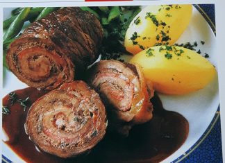 Σαμιώτικα ρολά μοσχαράκι με γλυκό κρασί και ανθότυρο