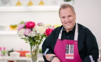 Ο Βαγγέλης Δρίσκας εκθειάζει τις “Ψηλές Κορφές”