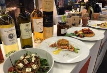 ΕΚΘΕΣΗ ΣΤΟΚΧΟΛΜΗΣ: Γαστρονομική ωδή στο σαμιώτικο κρασί