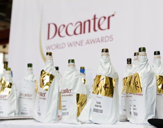 ΔΙΑΓΩΝΙΣΜΟΣ DECANTER: 4 Σαμιώτικα κρασιά κοντά στο «100»!