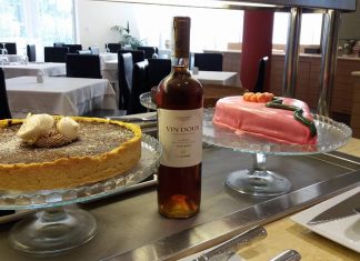 ΚΑΙ ΣΤΗ ΘΑΣΟ ΠΙΝΟΥΝ ΣΑΜΙΩΤΙΚΑ ΚΡΑΣΙΑ