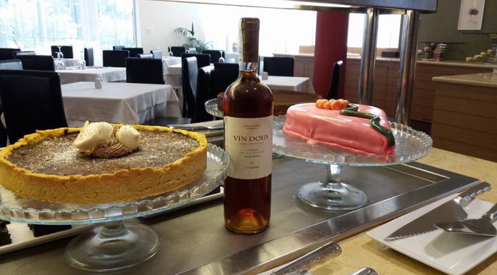 ΚΑΙ ΣΤΗ ΘΑΣΟ ΠΙΝΟΥΝ ΣΑΜΙΩΤΙΚΑ ΚΡΑΣΙΑ