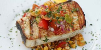 ΦΙΛΕΤΑΚΙΑ ΞΙΦΙΑ ΜΕ ΣΑΜΙΩΤΙΚΟ ΚΡΑΣΙ & ΝΤΟΜΑΤΙΝΙΑ ΦΟΥΡΝΙΣΤΑ