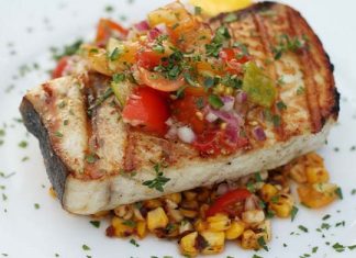 ΦΙΛΕΤΑΚΙΑ ΞΙΦΙΑ ΜΕ ΣΑΜΙΩΤΙΚΟ ΚΡΑΣΙ & ΝΤΟΜΑΤΙΝΙΑ ΦΟΥΡΝΙΣΤΑ