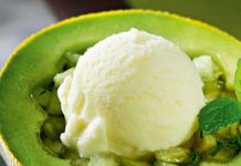 Πεπονάκια με παγωτό και μεθυσμένη σάλτσα