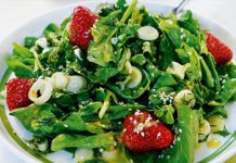 Σαλάτα με σπανάκι και dressing σαμιώτικου κρασιού