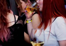 ΒΡΑΔΙΑ ΜΟΧΙΤΟ ΣΤΟ ΠΥΘΑΓΟΡΕΙΟ