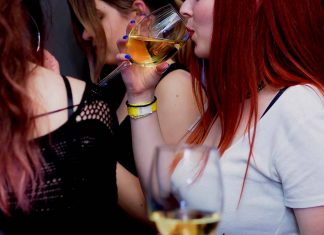 ΒΡΑΔΙΑ ΜΟΧΙΤΟ ΣΤΟ ΠΥΘΑΓΟΡΕΙΟ