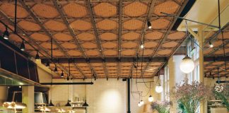 Το διάσημο SAMOS NECTAR 1980 σε δύο από τα καλύτερα εστιατόρια του Λονδίνου