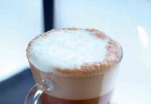 Ρόφημα ζεστής σοκολάτας με σαμιώτικο κρασί