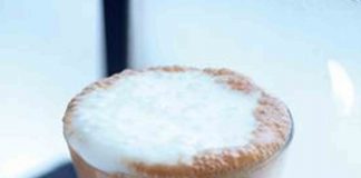 Ρόφημα ζεστής σοκολάτας με σαμιώτικο κρασί