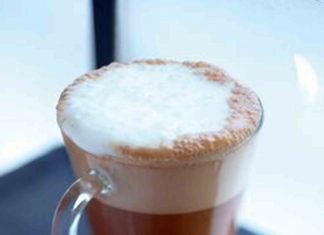 Ρόφημα ζεστής σοκολάτας με σαμιώτικο κρασί