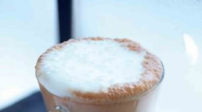 Ρόφημα ζεστής σοκολάτας με σαμιώτικο κρασί