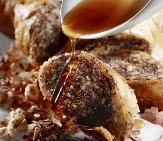 14 Φεβρουαρίου: Ένα «ερωτεύσιμο» γλυκό από τη σεφ Ντίνα Νικολάου με έμπνευση από το Samos Nectar