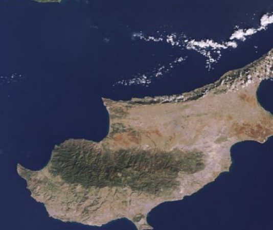 ΤΟ ΣΑΜΙΩΤΙΚΟ ΚΡΑΣΙ ΤΑΞΙΔΕΥΕΙ ΣΤΗΝ ΚΥΠΡΟ