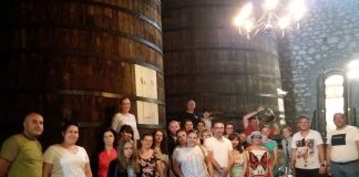 ΡΟΥΜΑΝΟΙ ΔΗΜΟΣΙΟΓΡΑΦΟΙ ΣΤΟ ΜΟΥΣΕΙΟ ΟΙΝΟΥ