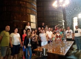 ΡΟΥΜΑΝΟΙ ΔΗΜΟΣΙΟΓΡΑΦΟΙ ΣΤΟ ΜΟΥΣΕΙΟ ΟΙΝΟΥ