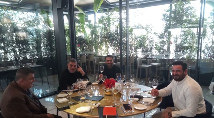 Η εμπειρία των σαμιώτικων κρασιών στα Pralina Experience Kύπρου.