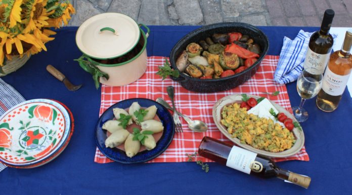 ΑΓΡΟΤΑΥΤΟΤΗΤΑ ΚΑΙ ΑΥΘΕΝΤΙΚΑ ΤΟΠΙΚΑ ΠΡΟΪΟΝΤΑ