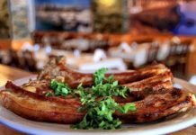 Ονομαστές Κυπριακές γεύσεις και σαμιώτικο κρασί!