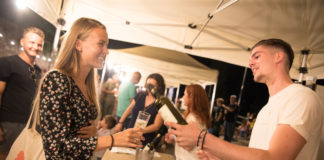 Μαγειριές της Λέσβου και σαμιώτικο κρασί