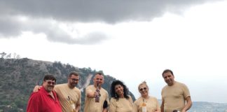 Γέμισε ξέχειλη την κούπα με σαμιώτικο κρασί!