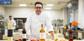 ΜΕ ΤΗ ΓΛΥΚΑ ΤΗΣ ΖΑΧΑΡΟΠΛΑΣΤΙΚΗΣ ΚΑΙ ΤΩΝ ΣΑΜΙΩΤΙΚΩΝ ΚΡΑΣΙΩΝ