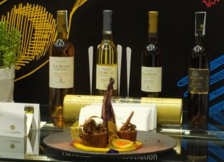 «ΕΛΑΜΨΑΝ» ΤΑ ΚΡΑΣΙΑ ΤΗΣ ΣΑΜΟΥ ΣΤΗ HORECA 2020