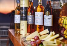 Σαμιώτικο κρασί και γραβιέρα Νάξου: Μεσογειακός τρόπος να ζεις!