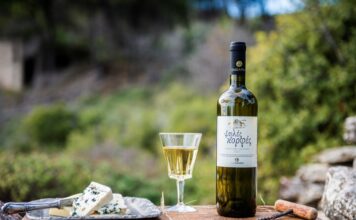 ΤΑ… ΚΡΑΣΙΑ ΤΩΝ ΕΣΠΕΡΙΔΩΝ