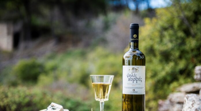 ΤΑ… ΚΡΑΣΙΑ ΤΩΝ ΕΣΠΕΡΙΔΩΝ