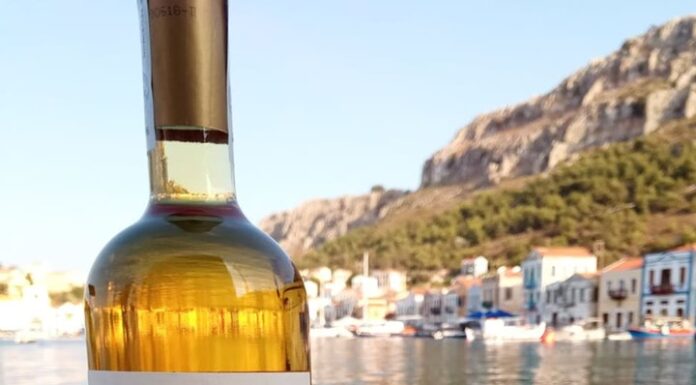 ΣΤΟ «ΠΟΛΥΤΙΜΟ» ΚΑΣΤΕΛΟΡΙΖΟ ΤΑ ΚΡΑΣΙΑ ΤΟΥ ΕΟΣ ΣΑΜΟΥ