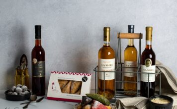 Ταχινοπιτάκια της Αργυρώς συνδυασμένα με σαμιώτικα κρασιά