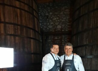 Η Λέσβος, το «περιβόλι του Αιγαίου» συνταιριάζει τα τοπικά της προϊόντα με τα πολυβραβευμένα Σαμιώτικα κρασιά!