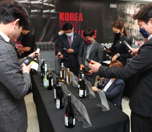 Ο «θρύλος» του σαμιώτικου κρασιού σε Κορέα, Σιγκαπούρη, Βιετνάμ