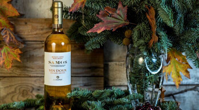 Χοιρινό κότσι με «καραμέλα» από Μοσχάτο Σάμου και πράσινα μήλα