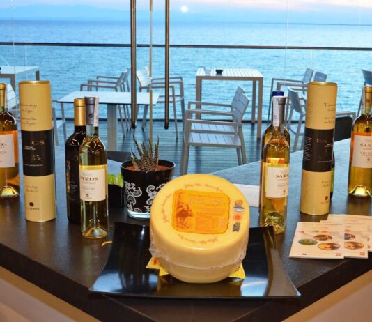 Τα κρασιά του ΕΟΣ Σάμου και η γραβιέρα Νάξου “μάγεψαν” πάλι τη Θεσσαλονίκη.