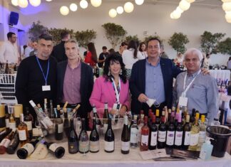 WINE 2 WINE FEST στην ΠΑΤΡΑ – Tα κρασιά του ΕΟΣ Σάμου έδωσαν δυναμικά το παρών.