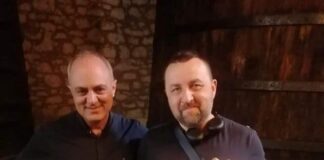 ΤΑΞΙΔΕΥΟΝΤΑΣ ΜΕ ΣΑΜΙΩΤΙΚΟ ΚΡΑΣΙ ΚΑΙ ΓΕΥΣΕΙΣ