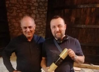 ΤΑΞΙΔΕΥΟΝΤΑΣ ΜΕ ΣΑΜΙΩΤΙΚΟ ΚΡΑΣΙ ΚΑΙ ΓΕΥΣΕΙΣ