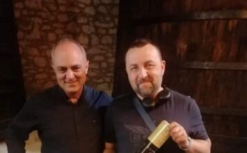 ΤΑΞΙΔΕΥΟΝΤΑΣ ΜΕ ΣΑΜΙΩΤΙΚΟ ΚΡΑΣΙ ΚΑΙ ΓΕΥΣΕΙΣ