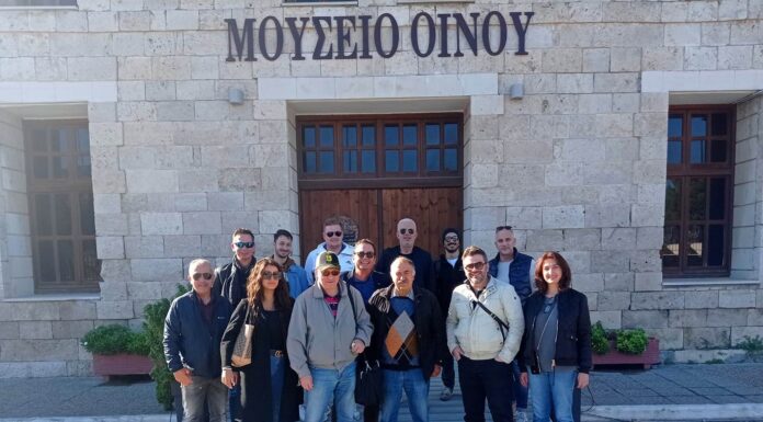 ΓΕΡΜΑΝΟΙ ΕΠΑΓΓΕΛΜΑΤΙΕΣ ΟΙΝΟΥ ΕΔΡΑΙΩΝΟΥΝ ΤΗ ΣΥΝΕΡΓΑΣΙΑ ΤΟΥΣ ΜΕ ΕΟΣ ΣΑΜΟΥ