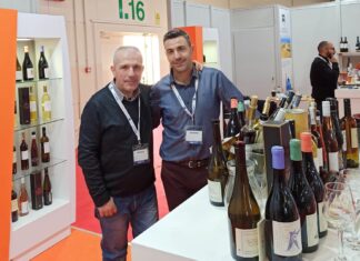 O ΕΟΣ Σάμου στην OENOTELIA 2023: Χαμόγελα επιτυχίας!