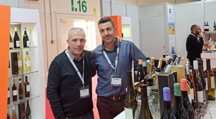 O ΕΟΣ Σάμου στην OENOTELIA 2023: Χαμόγελα επιτυχίας!