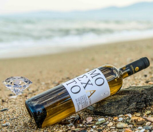 «Διαμάντια και ρουμπίνια…» για τα κρασιά του ΕΟΣ Σάμου
