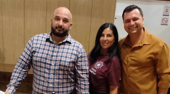 Στρώθηκε τραπέζι στη Λέσβο με σαμιώτικα κρασιά