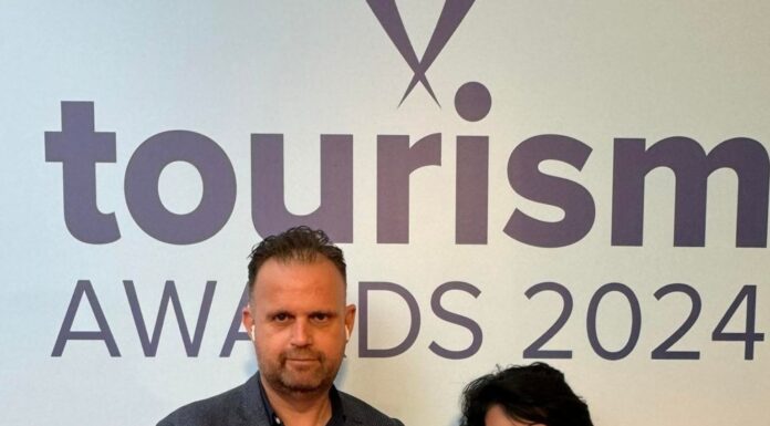 Η ΣΑΜΟΣ ΜΕΣΩ ΤΟΥ ΣΑΜΙΑΚΟΥ ΟΙΝΟΥ ΒΡΑΒΕΥΕΤΑΙ ΠΑΝΕΛΛΑΔΙΚΑ