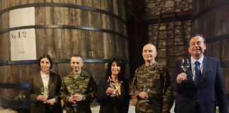 Ο ΑΡΧΗΓΟΣ Γ.Ε.Σ στο ΜΟΥΣΕΙΟ ΟΙΝΟΥ του Ε.Ο.Σ Σάμου