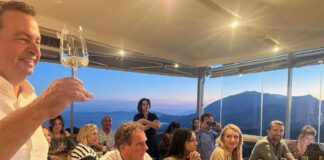 ΔΙΕΘΝΕΙΣ ΗΓΕΤΙΚΕΣ ΦΥΣΙΟΓΝΩΜΙΕΣ ΕΠΙΛΕΓΟΥΝ ΣΑΜΙΩΤΙΚΟ ΜΟΣΧΑΤΟ ΚΡΑΣΙ